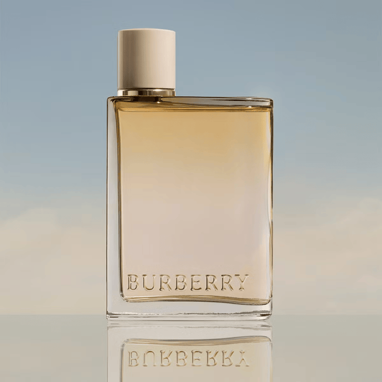 Burberry Women's Perfume Burberry Her London Dream Eau de Parfum Women's Perfume Spray (30ml)