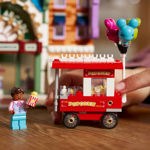 LEGO LEGO LEGO Disney Main Street USA (43302)