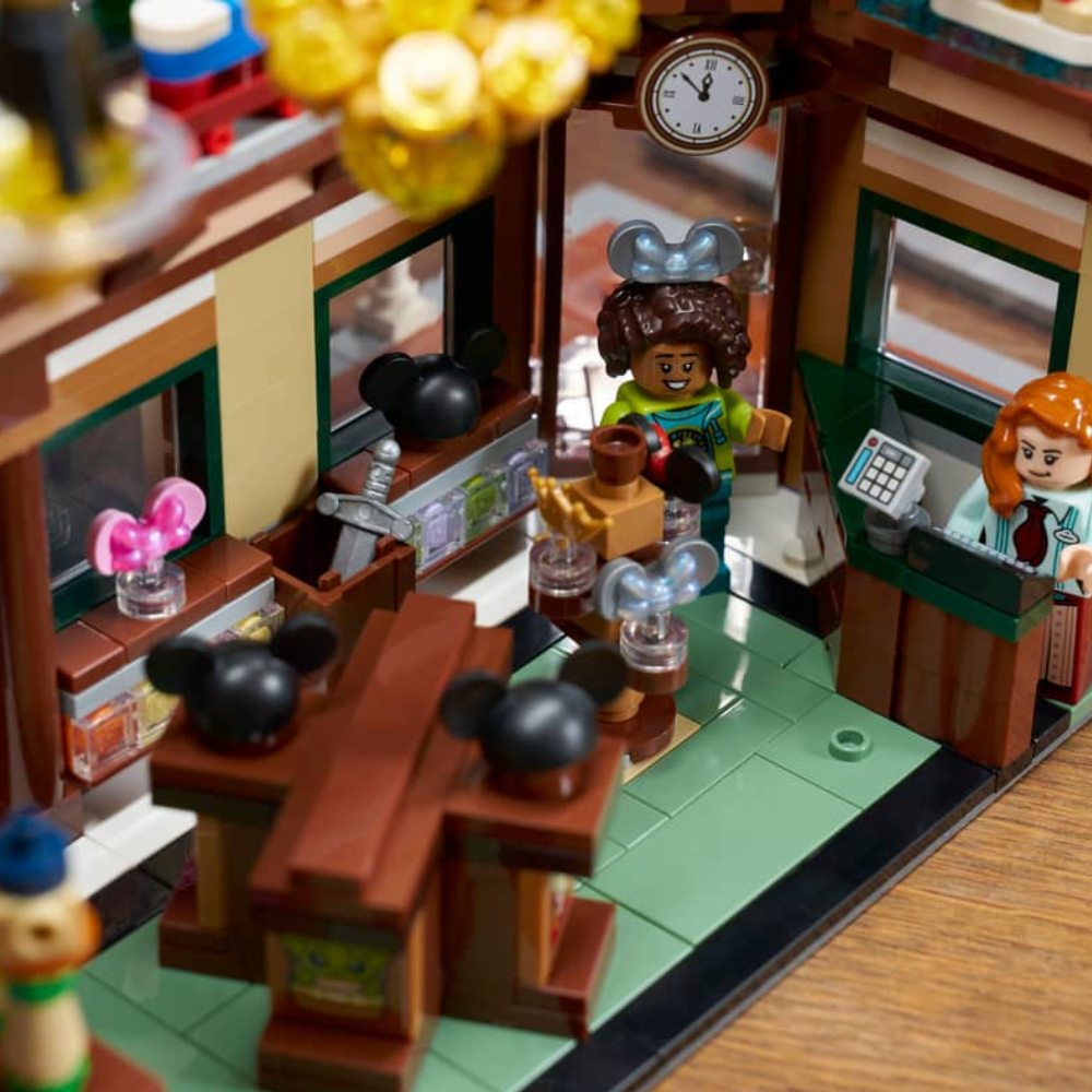 LEGO LEGO LEGO Disney Main Street USA (43302)