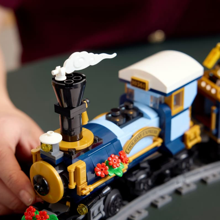 LEGO LEGO LEGO Icons Holiday Express Train (10361)