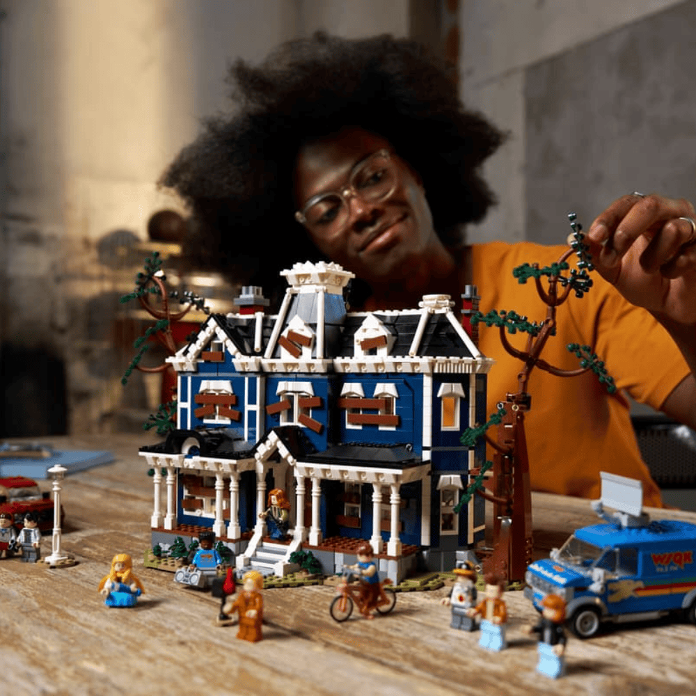 LEGO LEGO LEGO Icons Stranger Things: The Creel House (11370)