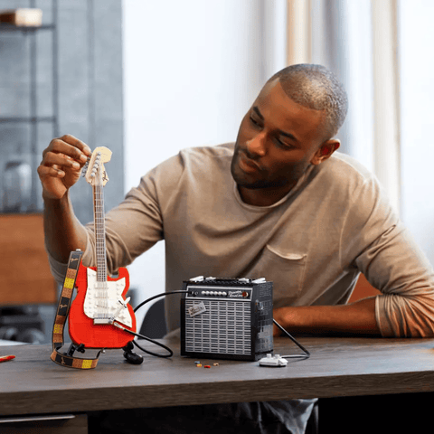 LEGO LEGO LEGO Ideas Fender Stratocaster (21329)