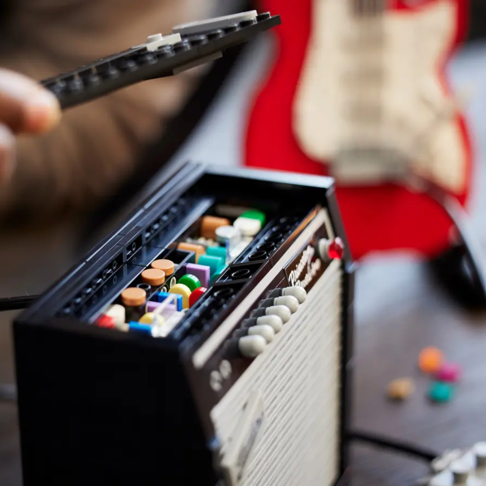 LEGO LEGO LEGO Ideas Fender Stratocaster (21329)