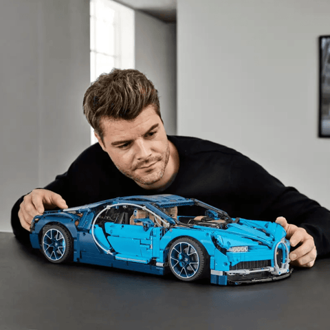 LEGO LEGO LEGO Technics Bugatti Chiron (42083)